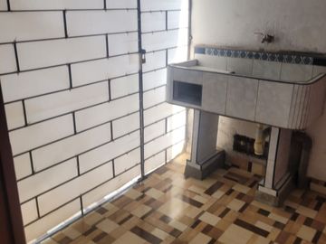 Casa en venta en S.J.L -  Las Flores