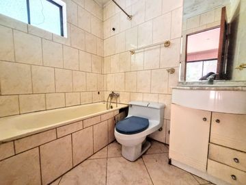 Oportunidad! Gran Casa Sólida 5d/4b Condominio Pr2 Lonquén