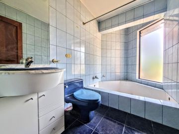 Oportunidad! Gran Casa Sólida 5d/4b Condominio Pr2 Lonquén
