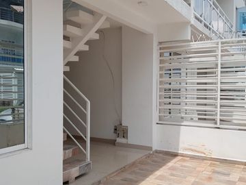 VENDO CASA 3 PLANTAS INDEPENDIENTES , CIUDAD 2000, CALI
