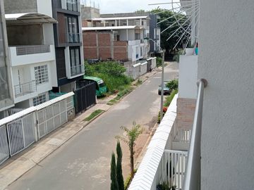 VENDO CASA 3 PLANTAS INDEPENDIENTES , CIUDAD 2000, CALI