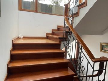 Venta casa en Urb. La Fontana, La Molina (Limite con Camacho y Golf Los Inkas)