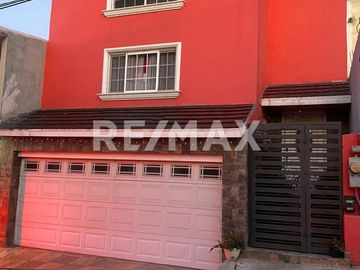 CASA EN VENTA EN VILLA FONTANA