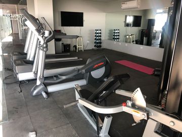 RENTA DEPARTAMENTO EN COLONIA MONTES DE AMÉ COMPLETAMENTE AMUEBLADO