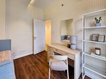 Newly Renovated 2 Bedroom Condo with Balcony for Sale in Cebu IT Park