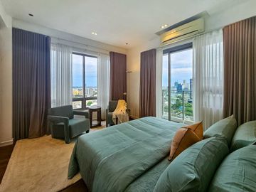 Newly Renovated 2 Bedroom Condo with Balcony for Sale in Cebu IT Park