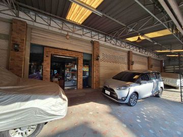 Commercial building for sale, 3 floors, 5 units, Phra Singh Subdistrict