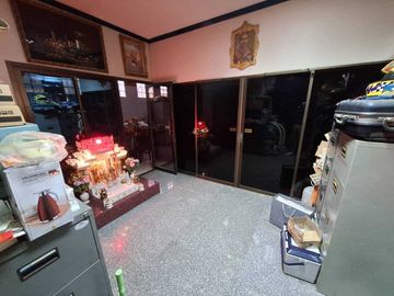 Commercial building for sale, 3 floors, 5 units, Phra Singh Subdistrict