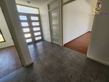 Excelente Parcela Ubicada Condominio Santa Luisa de Los Ingleses en Chicureo, Colina .-