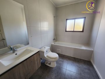 Excelente Parcela Ubicada Condominio Santa Luisa de Los Ingleses en Chicureo, Colina .-
