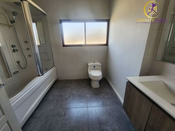 Excelente Parcela Ubicada Condominio Santa Luisa de Los Ingleses en Chicureo, Colina .-