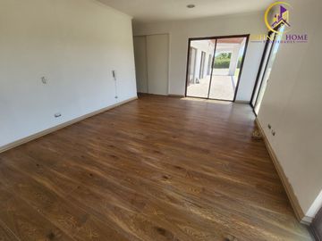 Excelente Parcela Ubicada Condominio Santa Luisa de Los Ingleses en Chicureo, Colina .-