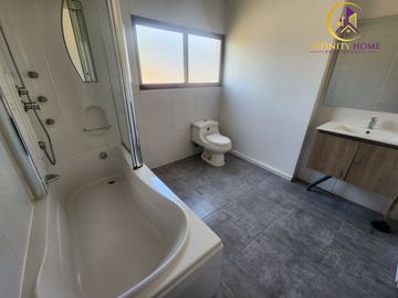 Excelente Parcela Ubicada Condominio Santa Luisa de Los Ingleses en Chicureo, Colina .-
