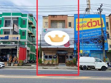 commercial buildings, corner building, Sriracha zone. Sell with tenants
