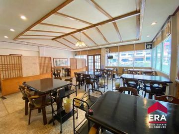 commercial buildings, corner building, Sriracha zone. Sell with tenants