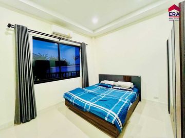 semi-detached house for sale Near Seven Tha Thong, 180 sq m, Surat Thani