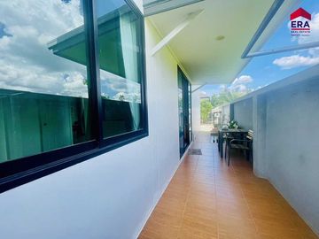 semi-detached house for sale Near Seven Tha Thong, 180 sq m, Surat Thani