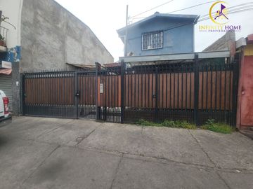 Excelente Casa en AV. Domingo Santa María Muy Amplia