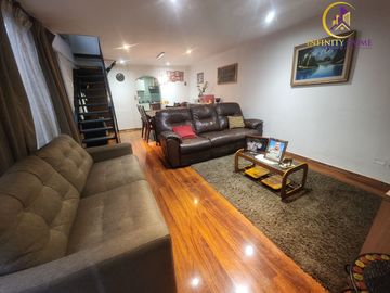 Excelente Casa en AV. Domingo Santa María Muy Amplia