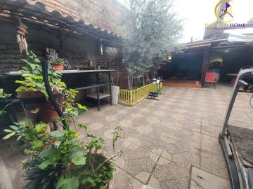 Excelente Casa en AV. Domingo Santa María Muy Amplia