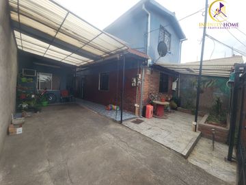 Excelente Casa en AV. Domingo Santa María Muy Amplia