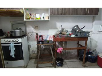 Casa En Venta Como Terreno En Villa Maria Del Triunfo