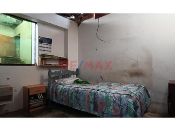 Casa En Venta Como Terreno En Villa Maria Del Triunfo