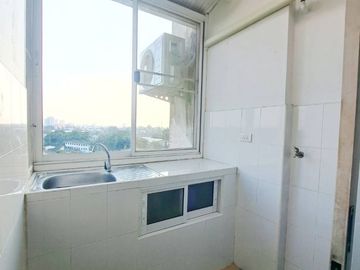 Condo room sale, Wang Singkham Mansion,8th floor,29m.,999KB, newly renovated with furniture, Patan, Mueang Chiang Mai