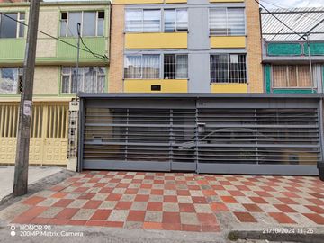 SE VENDE APARTAMENTO EN COMUNEROS, PUENTE ARANDA