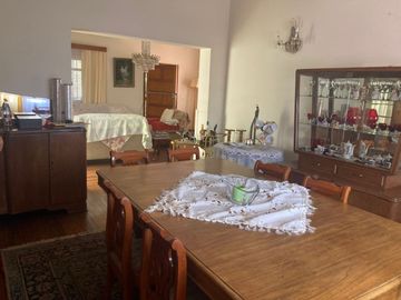 ¡CASA AMPLIA EN VENTA EN LA EXCLUSIVA AVENIDA EJÉRCITO, AREQUIPA!