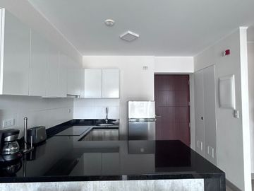 Exclusivo Departamento Amoblado + Estacionamiento San Isidro - A 3 Cuadras Del Parque El Olivar