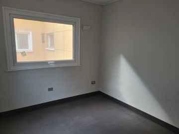Oficina Remodelada en el Corazón del Barrio El Golf, Las Condes