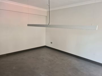 Oficina Remodelada en el Corazón del Barrio El Golf, Las Condes