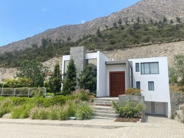CASA EN VENTA LA QUEBRADA CIENEGUILLA!!!