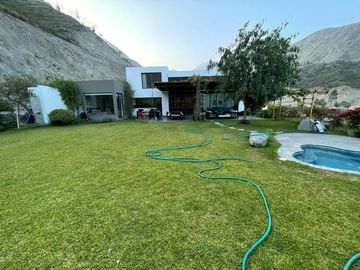 CASA EN VENTA LA QUEBRADA CIENEGUILLA!!!