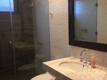 CASA EN VENTA LA QUEBRADA CIENEGUILLA!