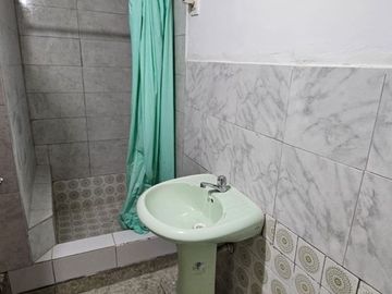 SAN JUAN DE MIRAFLORES: VENTA DE CASA CERCA PARQUE VILLALOBOS - ZONA B