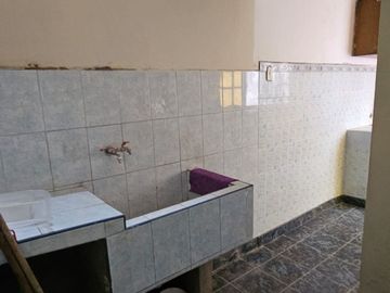 SAN JUAN DE MIRAFLORES: VENTA DE CASA CERCA PARQUE VILLALOBOS - ZONA B