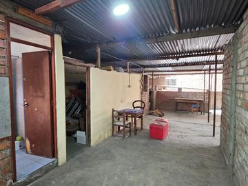 SAN JUAN DE MIRAFLORES: VENTA DE CASA CERCA PARQUE VILLALOBOS - ZONA B