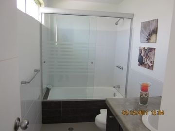 VENTA CASA DE PLAYA TOTALMENTE EQUIPADA EN CONDOMINIO CALA DEL MAR