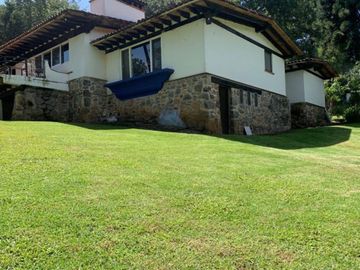 Casa con un jardín amplio, con jacuzzi, Valle de Bravo, México