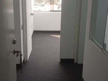 Vendo Linda Oficina en San Isidro en Avenida y Cerca Av Javier Prado y Cochera