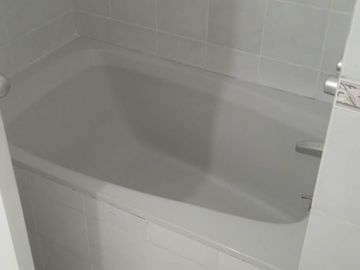 Vendo Linda Oficina en San Isidro en Avenida y Cerca Av Javier Prado y Cochera