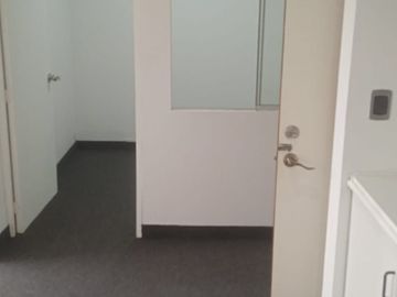 Vendo Linda Oficina en San Isidro en Avenida y Cerca Av Javier Prado y Cochera