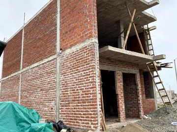 CASA NUEVA EN VENTA, URBANIZACIÓN ZHARA-PASAJE