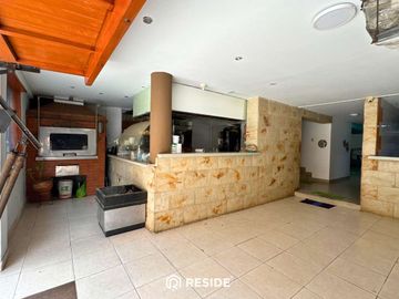 Local comercial cerca a la Av. Salvador Lara Urb. Los Fresnos