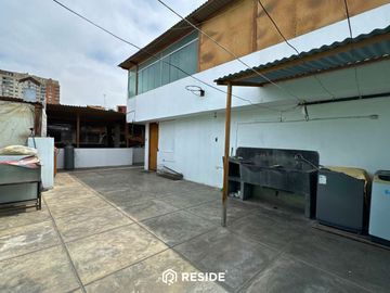 Local comercial cerca a la Av. Salvador Lara Urb. Los Fresnos