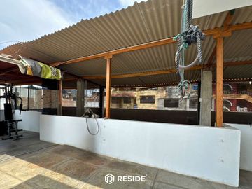 Local comercial cerca a la Av. Salvador Lara Urb. Los Fresnos