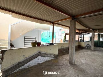 Local comercial cerca a la Av. Salvador Lara Urb. Los Fresnos