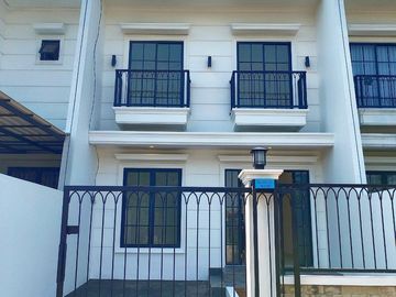 Rumah Dijual SIAP HUNI Bergaya Eropa Di Area Grand Depok City Dekat Jalan Margonda Stasiun Depok